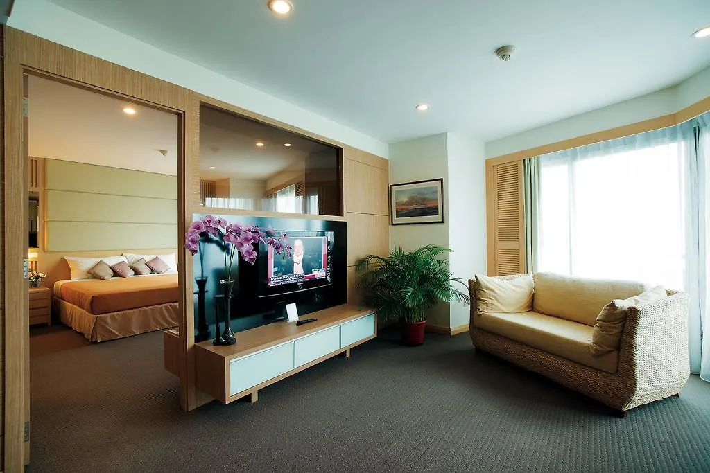 Republic Of Singapore Yacht Club 4*,