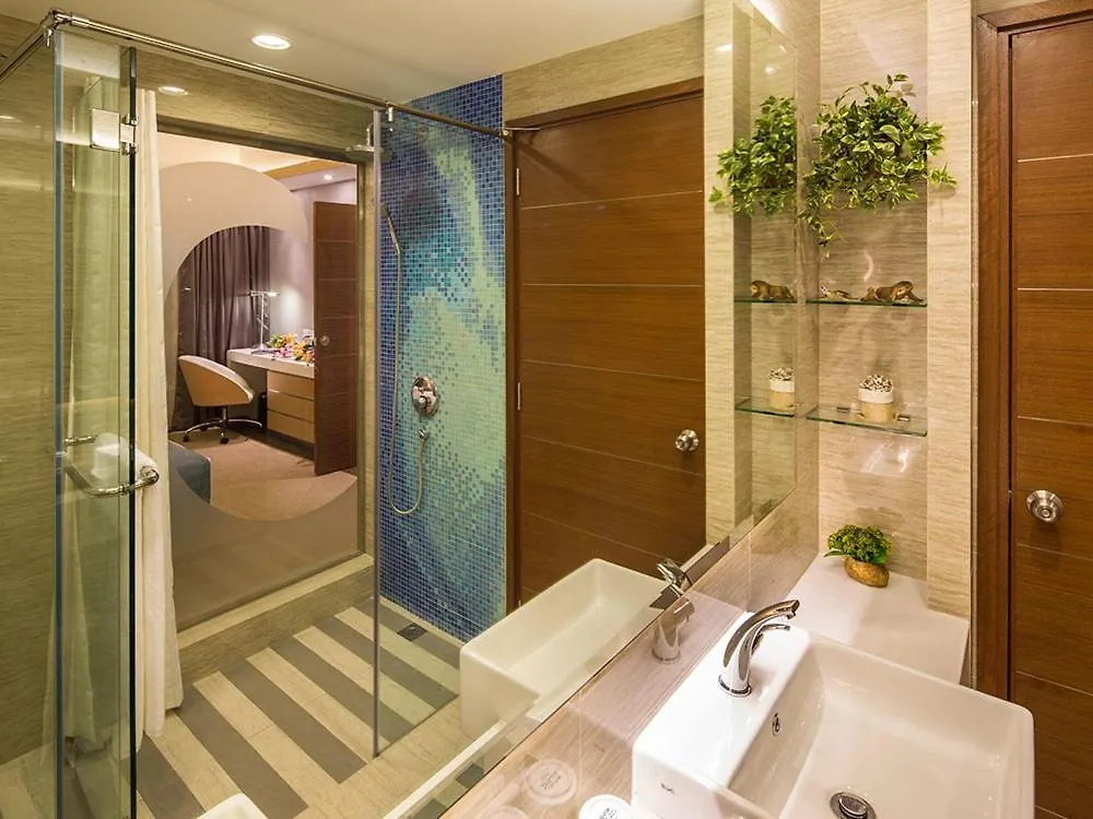 Hotel Republic Of Singapore Yacht Club