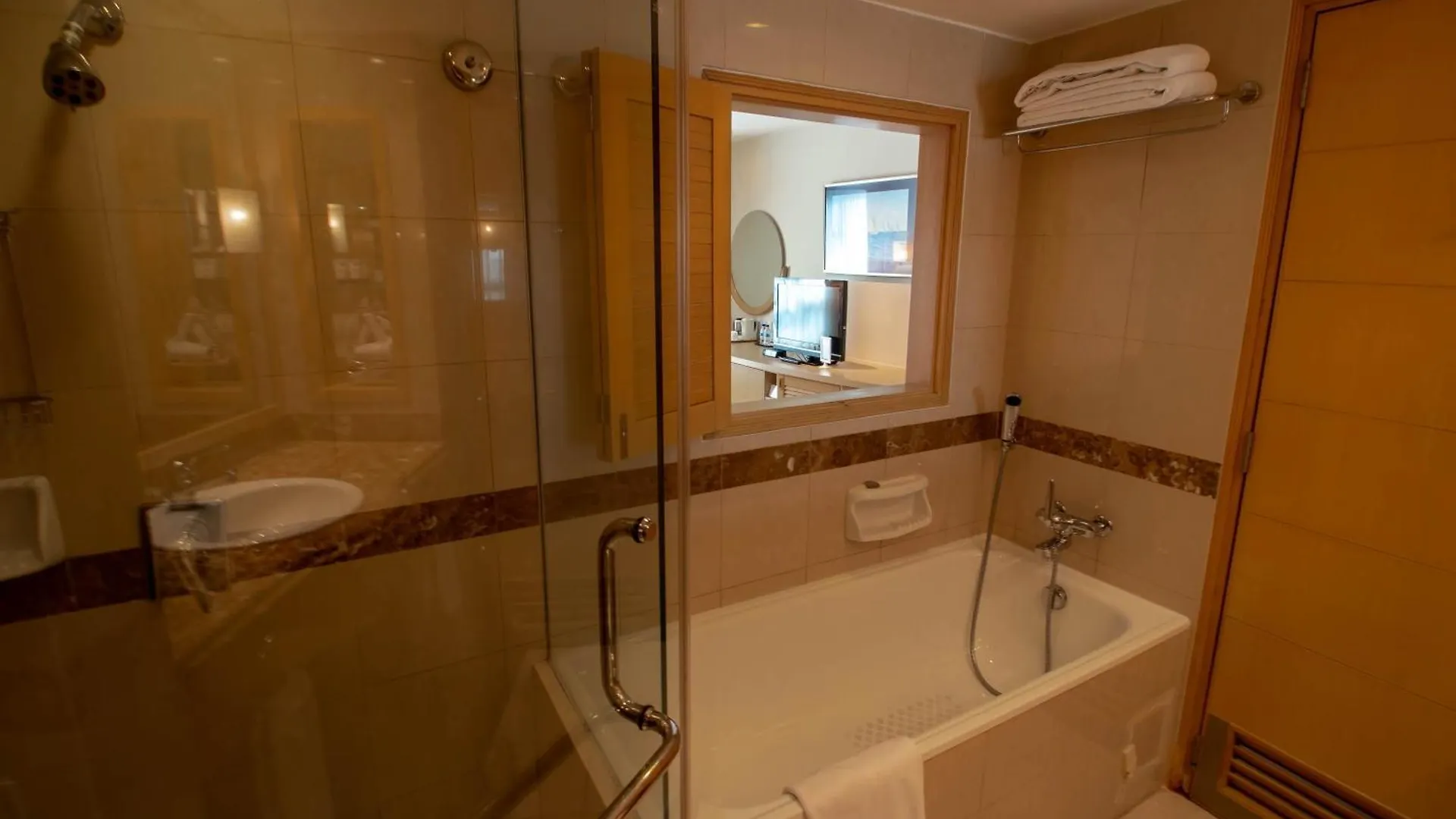 Republic Of Singapore Yacht Club Hotel