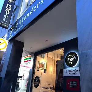 7 Wonders @ Boat Quay Hostel